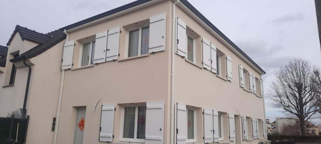 Studio Parking Gratuit Sur Place Claye Souilly 外观 照片